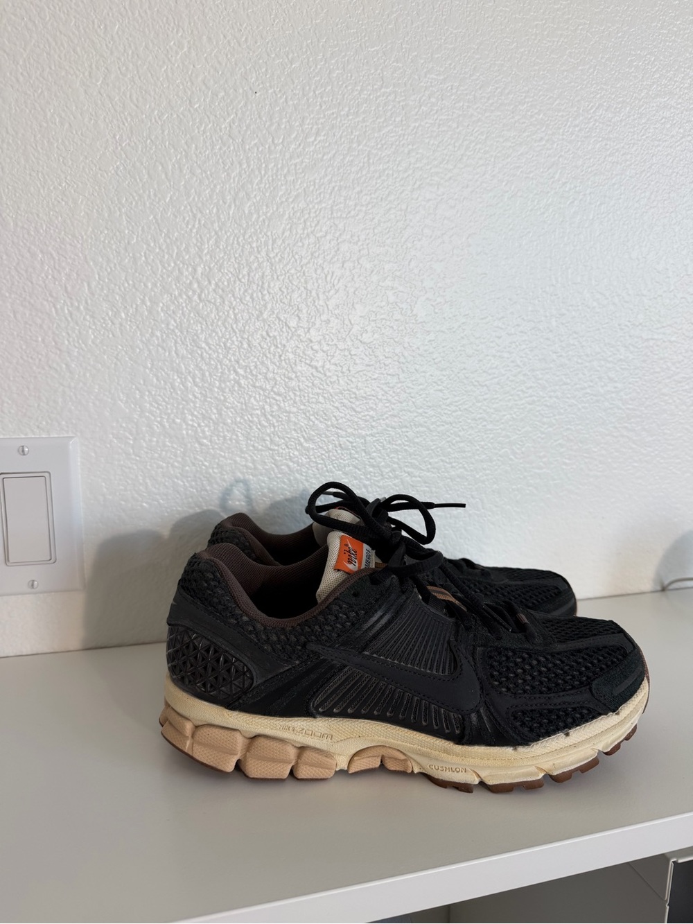 Nike Women’s Zoom Vroom 5 Sneakers 8.5